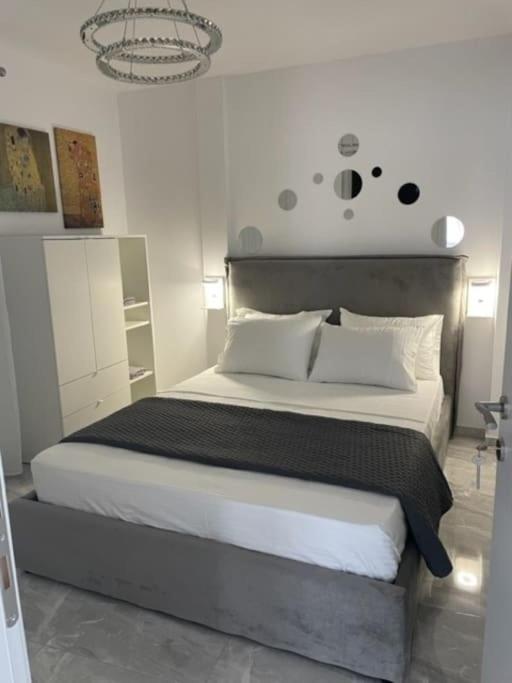 Flowery Penthouse In City Centre Of سالونيك المظهر الخارجي الصورة